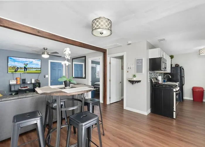 Casita With Beautiful Patio - Unit C
